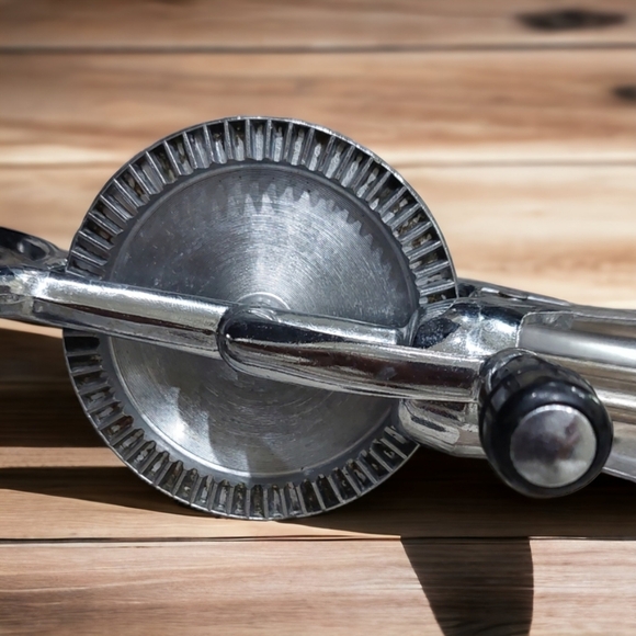 Vintage Flint EKCO Stainless Steel  Egg Beater Heavy Duty Hand Crank Mixer - Picture 4 of 5